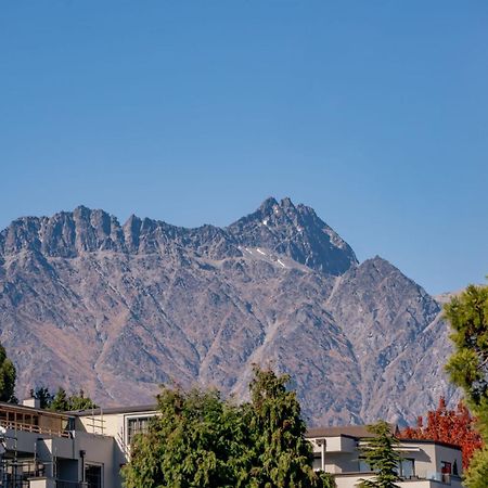 The Village Green Apartment كوينستاون المظهر الخارجي الصورة
