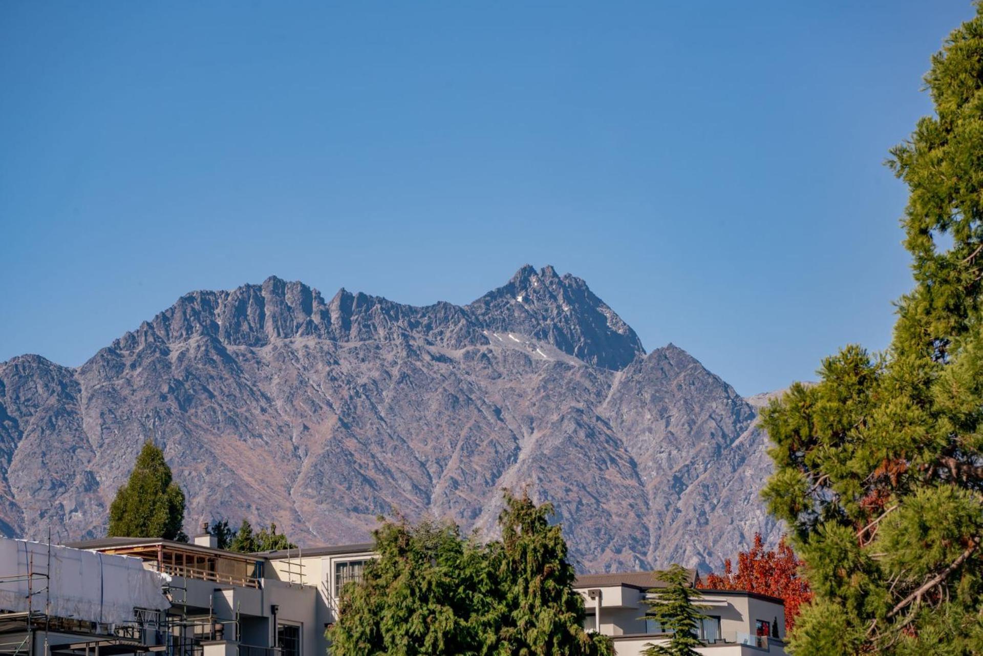 The Village Green Apartment كوينستاون المظهر الخارجي الصورة